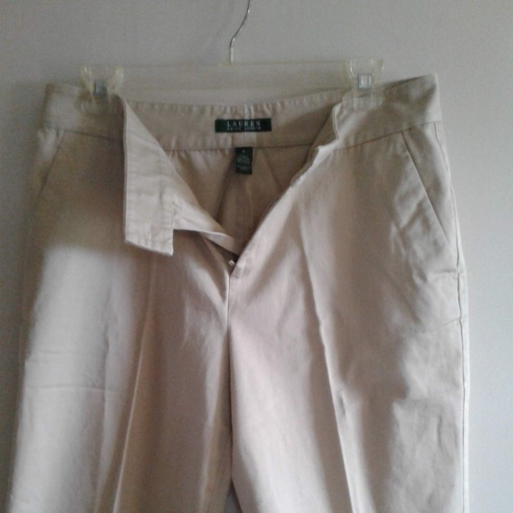 Ladies RALPH LAUREN Walking Shorts Size 6 Tan